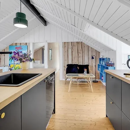 펜션 3 Bedroom Lovely In Vaeggerlose